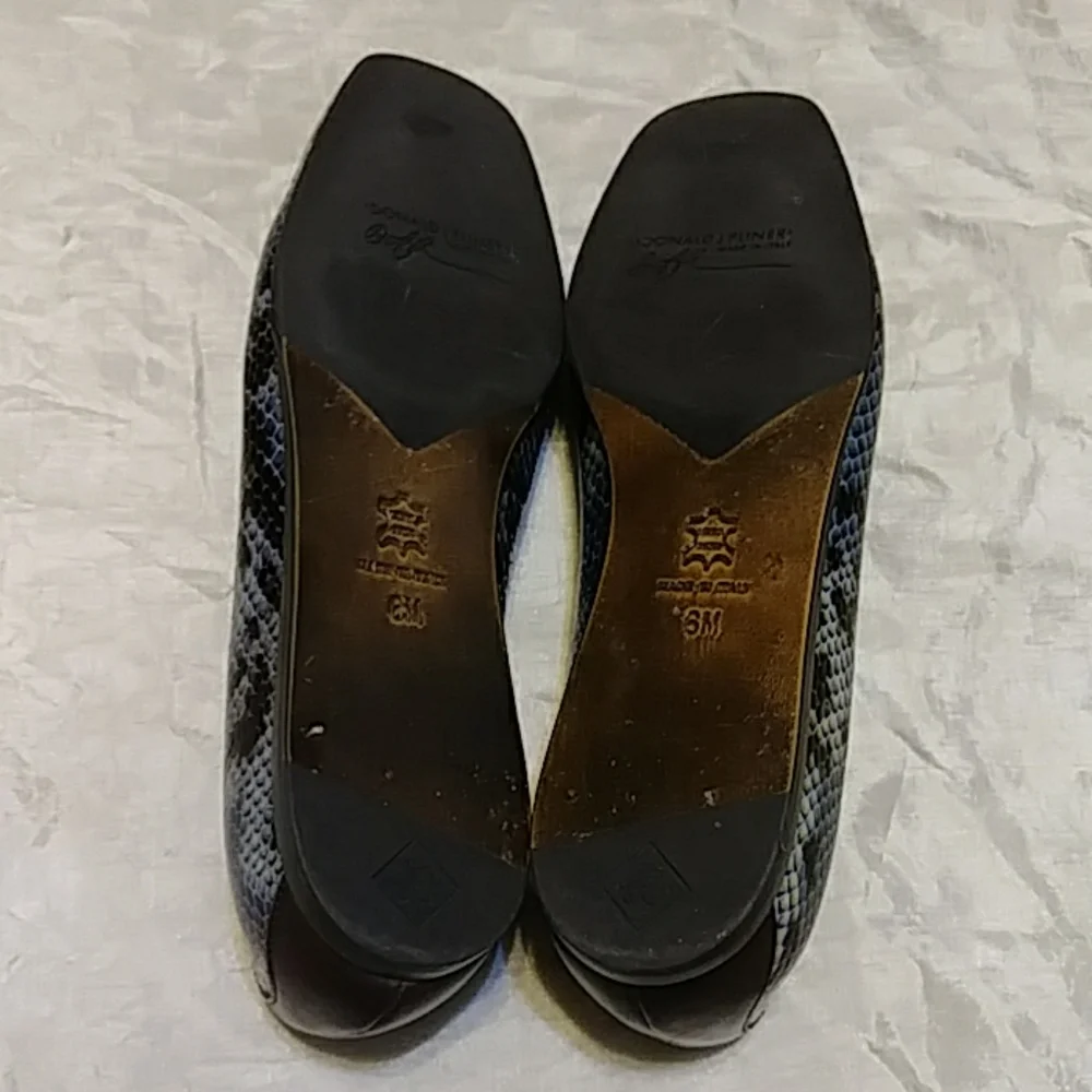 Donald J. Pliner Snakeskin Leather Flats